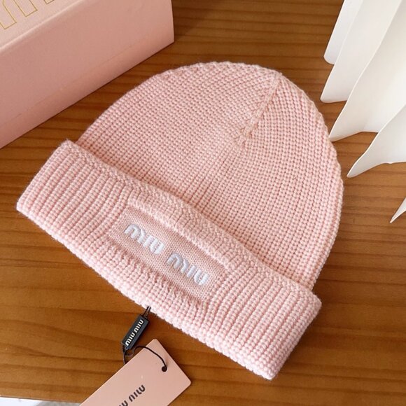 Miu Miu Knit Logo Slouchy Beanie - Picture 3 of 5